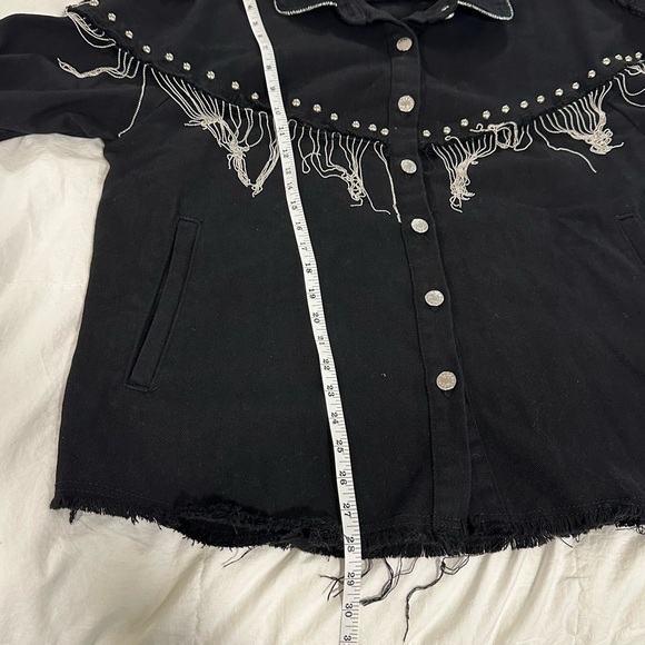 Chic Black Fringe Jean Jacket - Picture 6 of 7